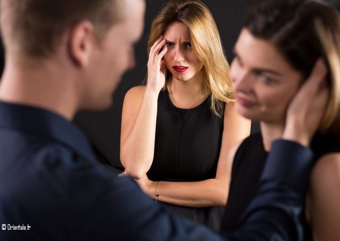 Une femme constate l'infidélité de son mari Une femme constate l'infidélité de son mari