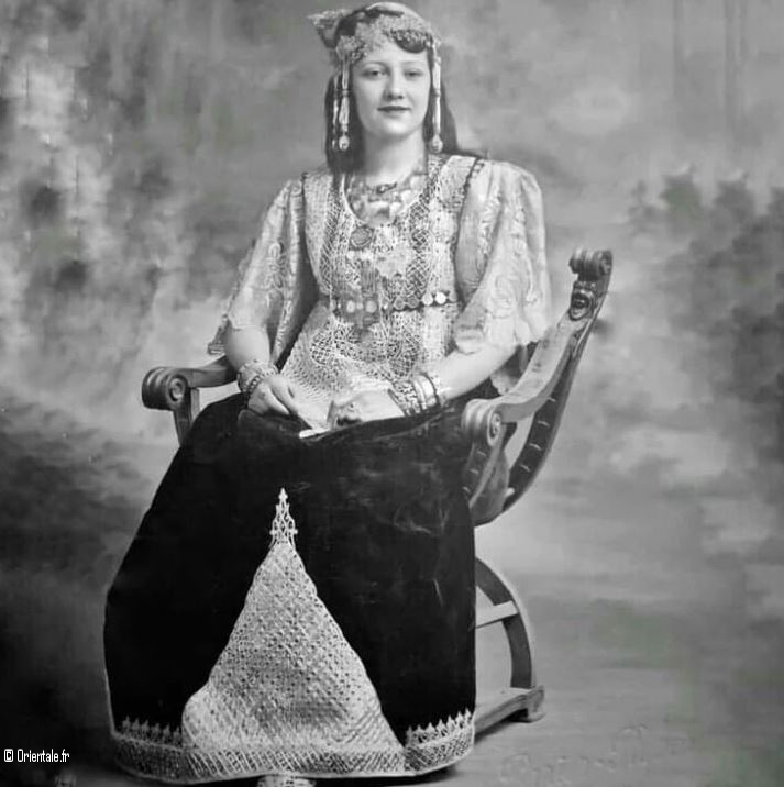 Robe bônoise (Qatifa d'Annaba, Algérie) Robe bônoise (Qatifa d'Annaba, Algérie)